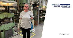 Ulla er ny støber hos Dansk Gummi Industri