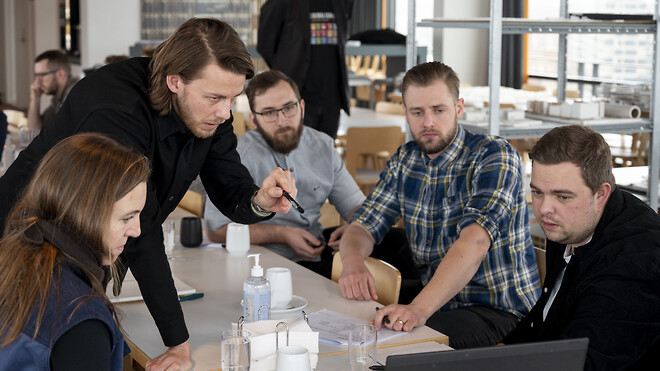 På kurset i Fagtilsyn arbejder deltagerne med konkrete eksempler på tilsynsplan, afleveringsprotokol og mangelliste, og hvordan de laves hos C.F. Møller Architects, så medarbejderne ser betydningen af disse i praksis. 