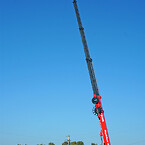 Byggbranschen har ofta behov av arbete på höga höjder. Med Platform Basket Spider 39T når korgen hela 39 meter upp.
