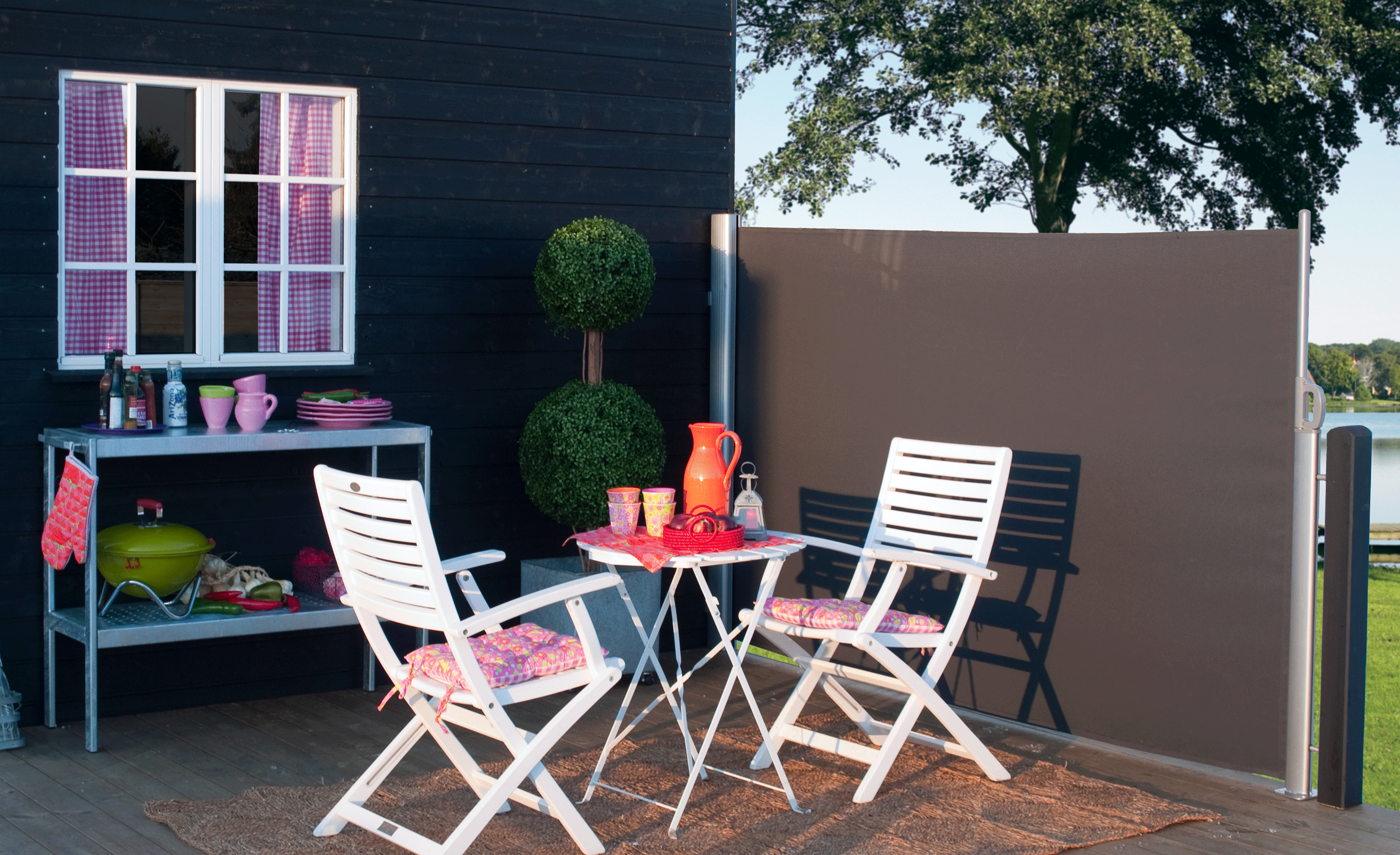 Stilsikkert sidesejl skaber læ pÃ¥ terrassen wood supply dk Læhegn til terrasse