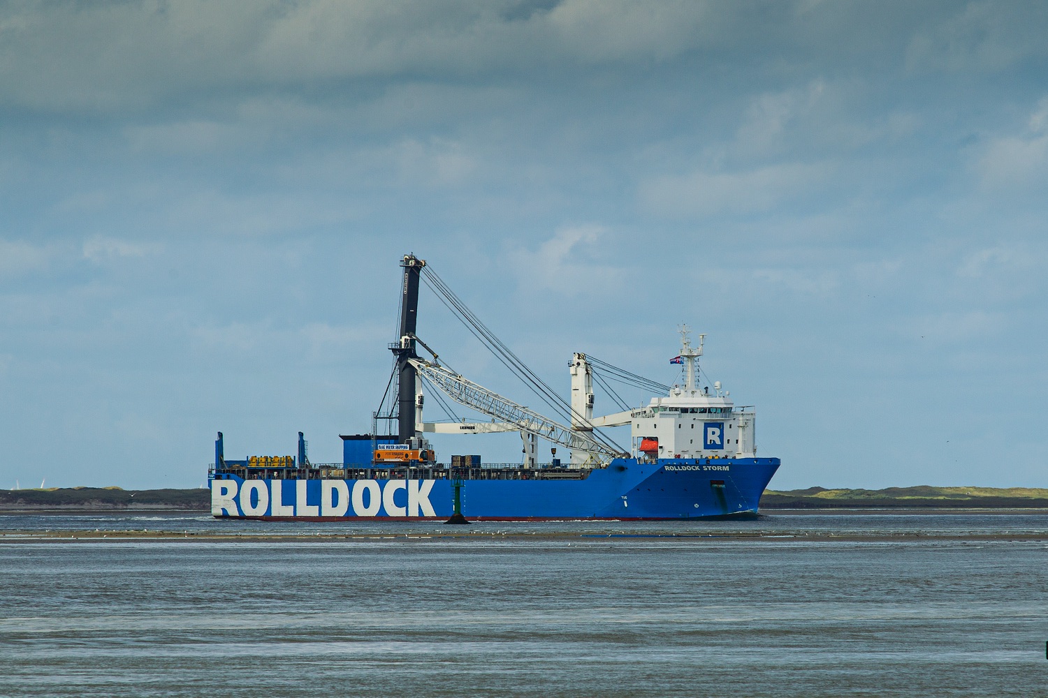 Se billederne: Verdens største mobile havnekran er ankommet Esbjerg Havn