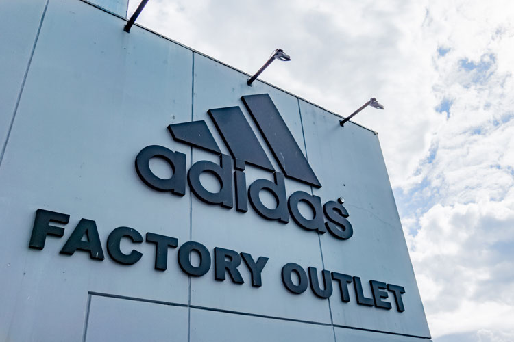 Adidas vil butikker
