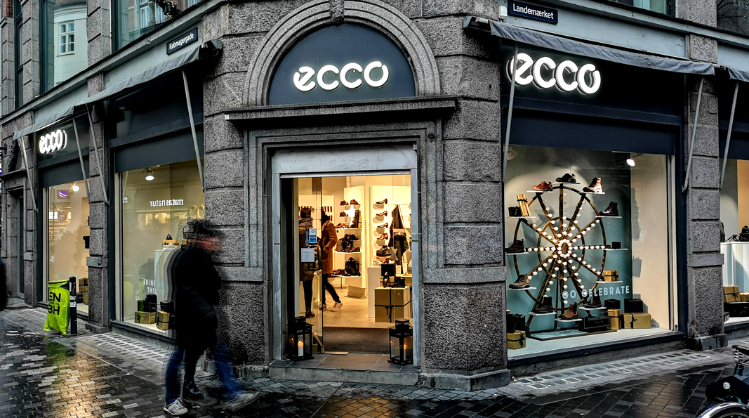 Ecco køber 250 butikker over en milliard -