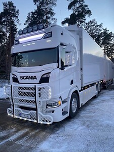 Fem extraljus på Scania lastbil 