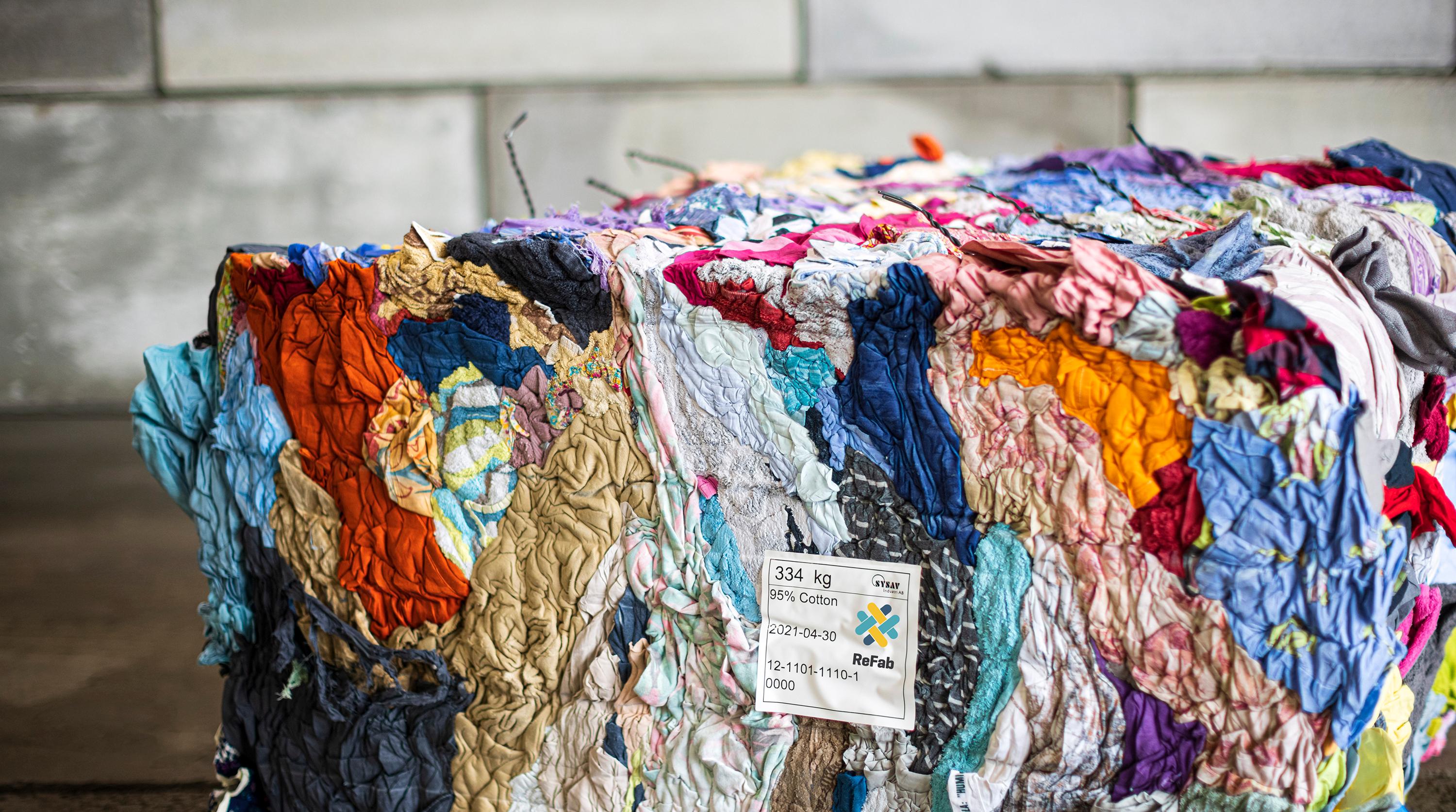 Рынок хлопка. Текстиль отходы. Recycle художники. Отходы ткань пряжа. Рециклинг одежды.