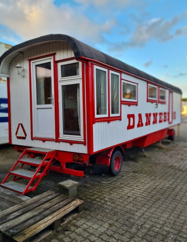 Cirkus Dannebrogs gamle vogn er sat til salg: Fungerer tinyhouse