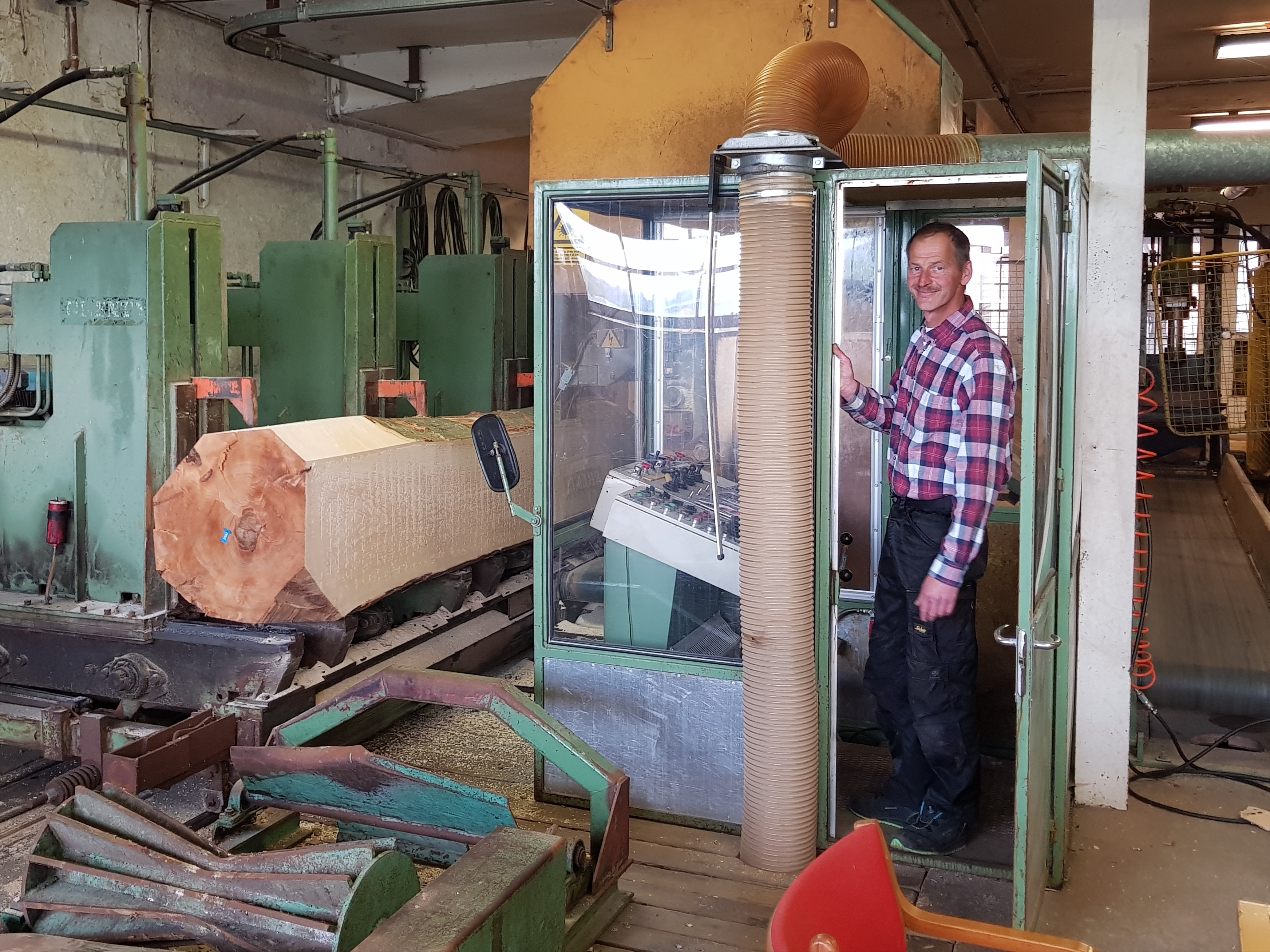 Stor eg plejeforældre prosa Fynsk møbelfabrik genopliver sit eget gamle savværk