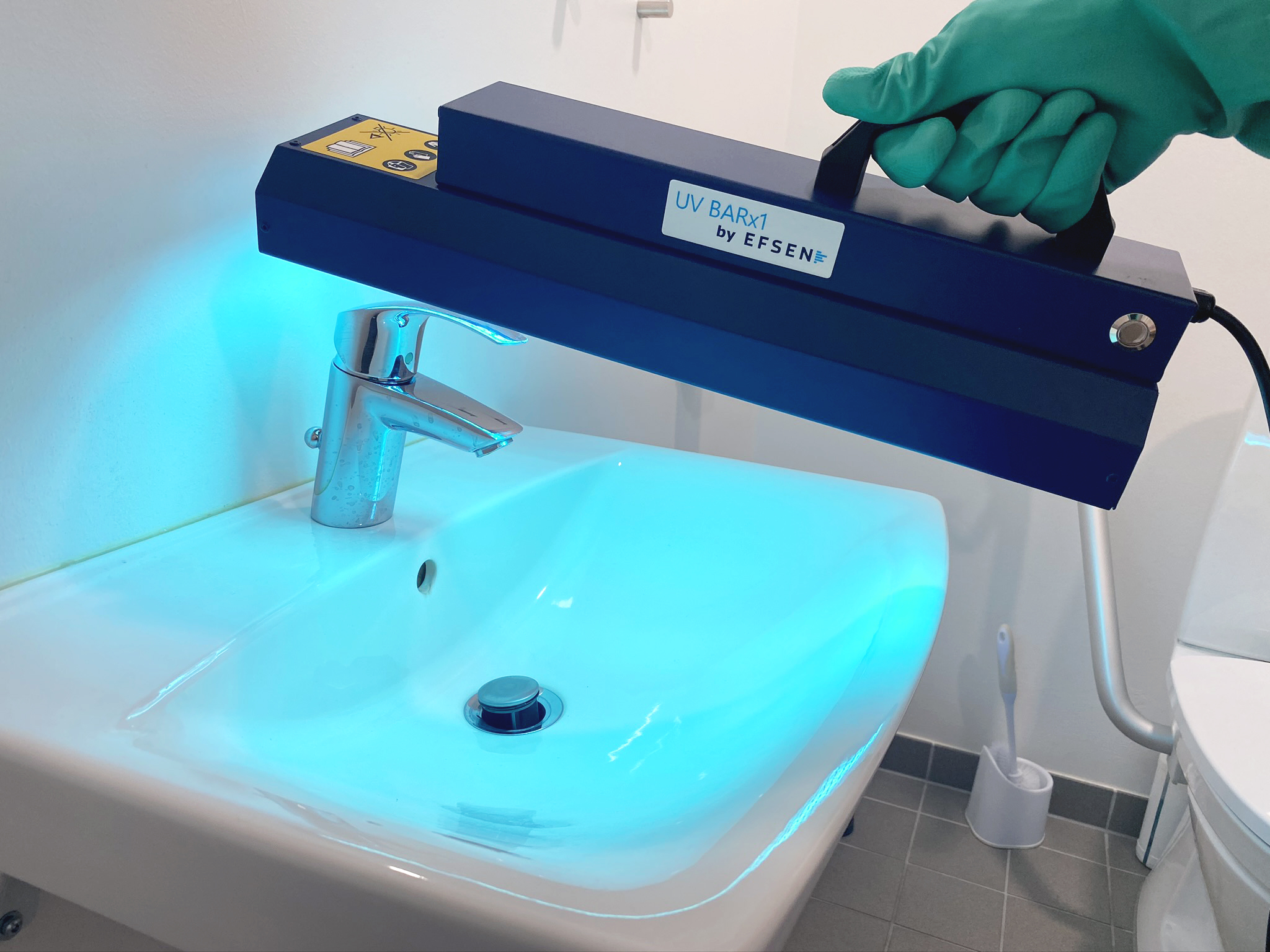 Håndholdt UV-lampe til desinfektion af overflader - smittespredning af og bakterier