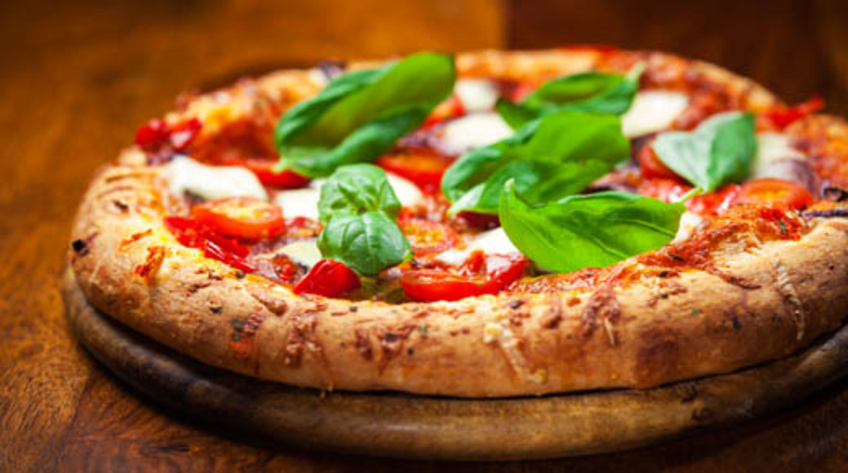 Plys dukke Fest Highland Pizzeria-ejer tjente penge på at købe sine egne pizzaer