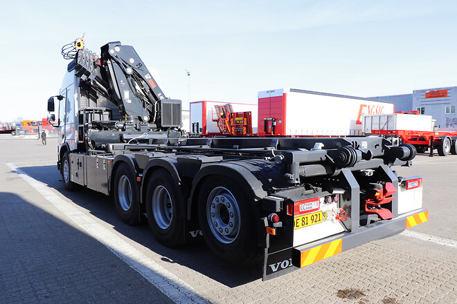 Lastas Trucks Danmark A/S har leveret en ny VOLVO FMX 500 8X4