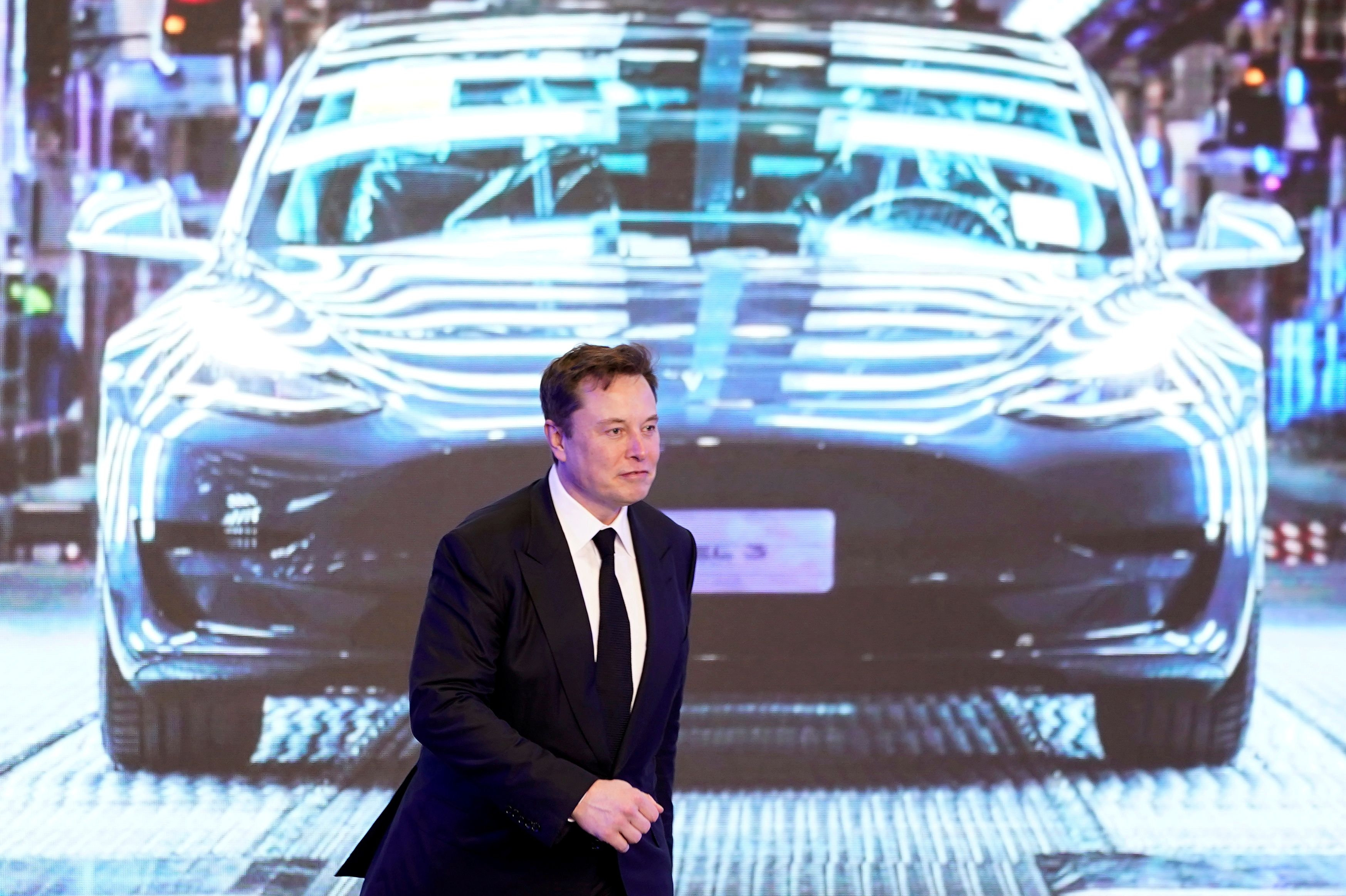 Teslas stifter lover stort prisfald på