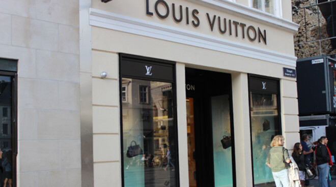 Flere Manager Macadam Louis Vuitton-bygning solgt for 200 mio. kroner - RetailNews
