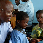 The BASIZ Initiative, der har til formål at give uddannelse til 300 børn i Zambia arbejder sammen med professor Dhally Menda fra universitetet i Lusaka. Dhally Menda har grundlagt The BASIZ Initiatives partnerorganisation. Foto: The BASIZ Initiative.