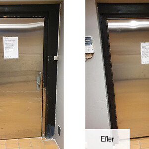 Døren til ligrummet - før og efter. DAN-doors leverede en løsning, som til fulde levede op til kravet om at respektere den fredede bygning