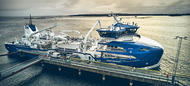 Vi får også anledning til å gå om bord på den aller nyeste, største og flotteste brønnbåten til Frøy Rederi: Gåsø Høvding med totalt brønnvolum på 7500 m3.