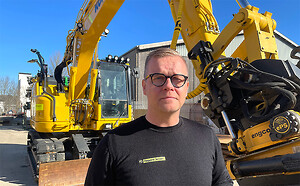 Simon Jensen, direktør og ejer af Aagaard Jensen A/S har været på indkøb hos Scantruck A/S. Det kom der tre nye Komatsu maskiner ud af.