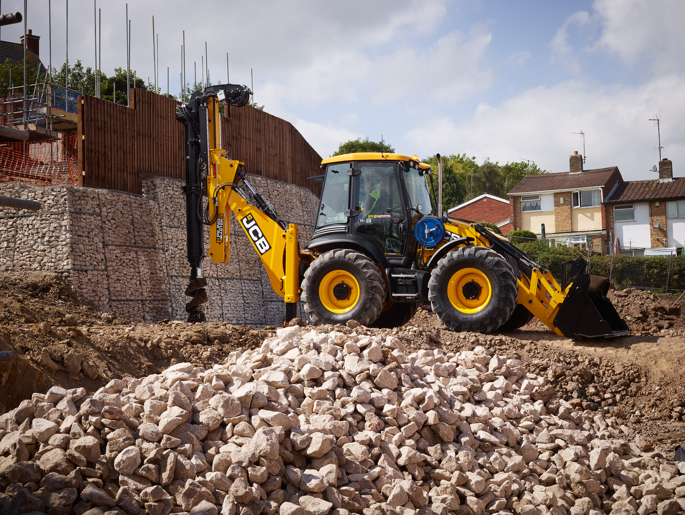 Погрузчик с гидромолотом. Трактор петушок JCB. Погрузчик JCB 4cx. JCB 3cx. GCB трактор.