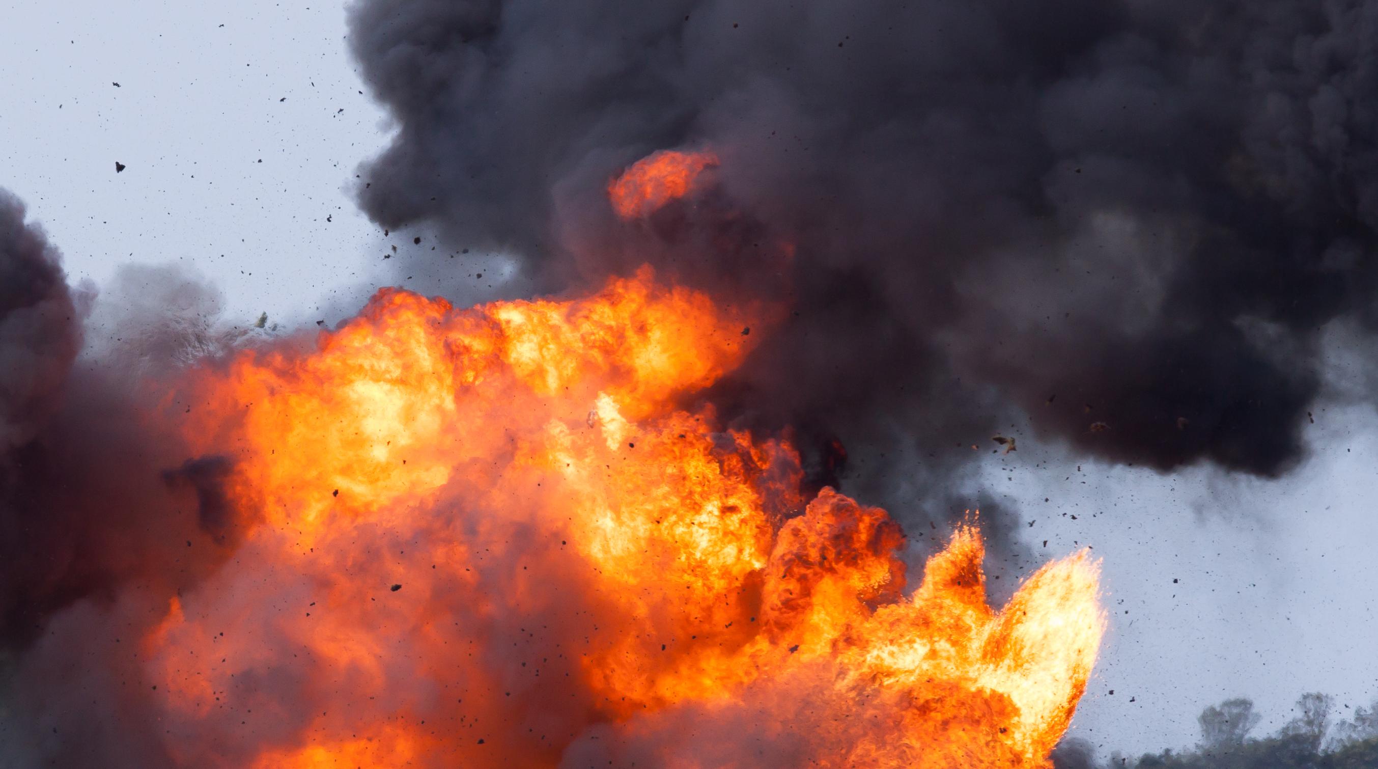 1000 evakuerade efter explosion på raffinaderi - Plastforum SE
