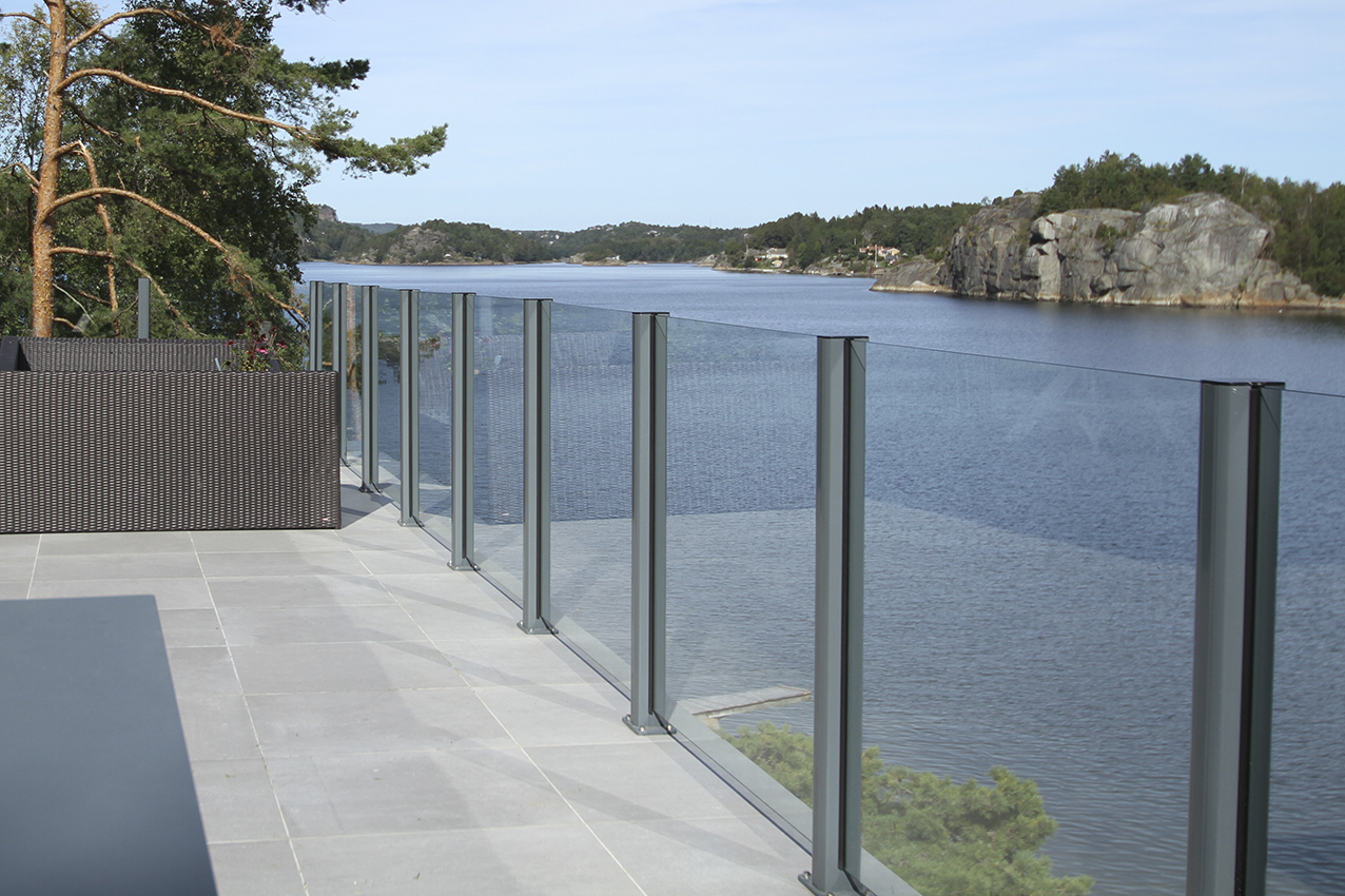 Salget av Astrup AS nye rekkverk system Aluflex Softline er blitt en ...