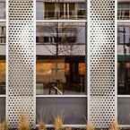 Med RMIG City Emotion kan arkitekter förverkliga sina visioner och stadsplaneringskoncept och omvandla dem till verkliga lösningar för byggnader och interiörer genom att använda perforerade metall- och sträckmetallprodukter för olika tillämpningar