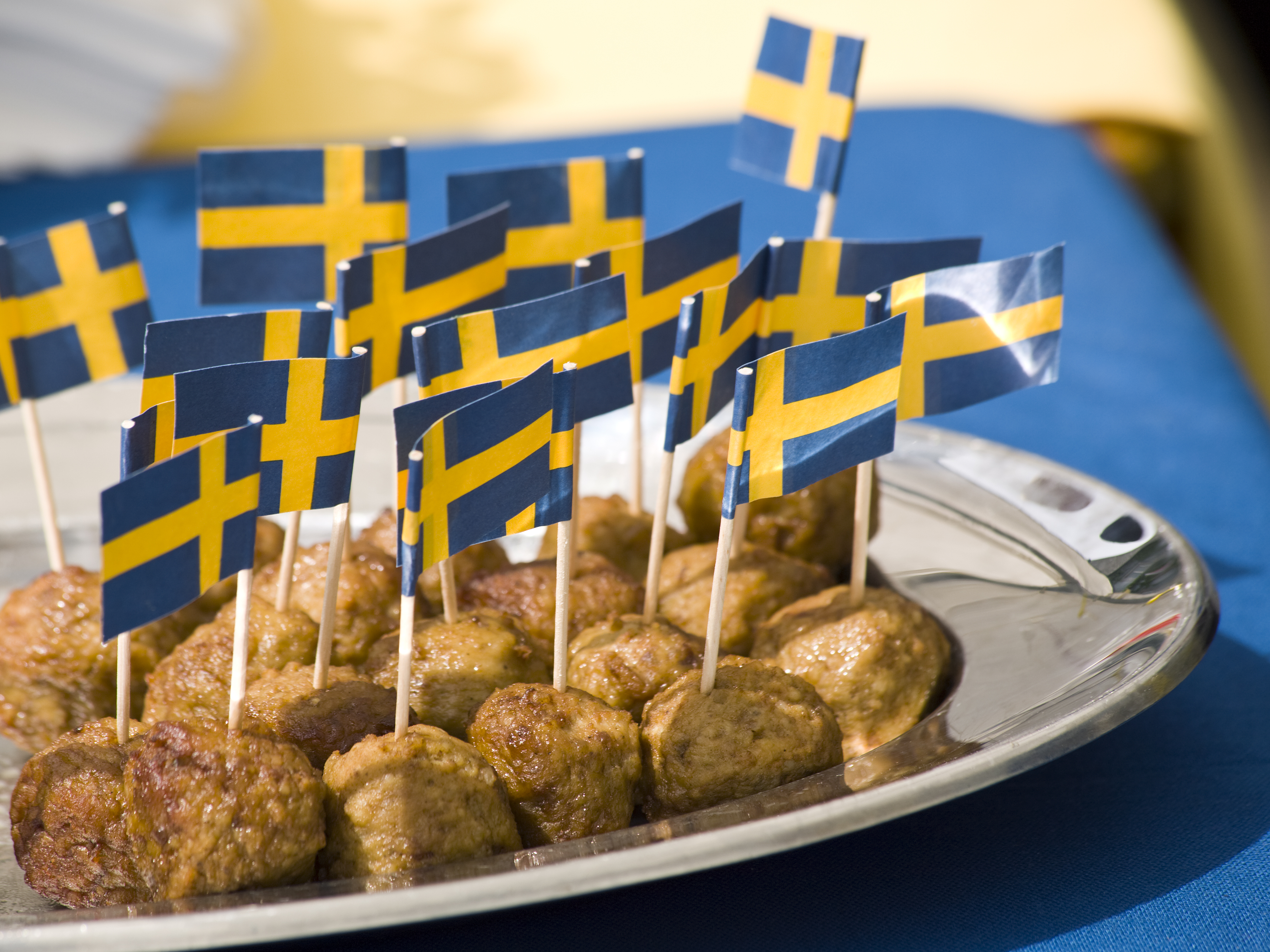 Шведский обед. Шведская кухня. Национальная еда Швеции. Шведские национальные блюда. Швелское нацтональное блюдо.